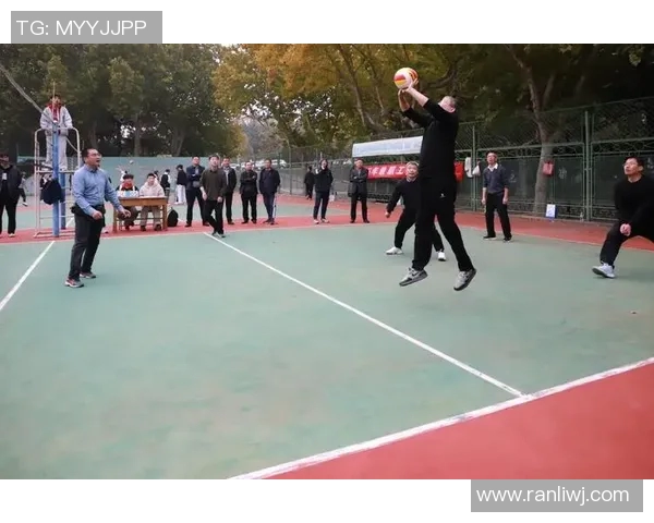 成都排球队的默契配合与战术探讨聚焦排球的团队精神与协作能力 成都排球队的默契配合与战术探讨聚焦排球的团队精神与协作能力